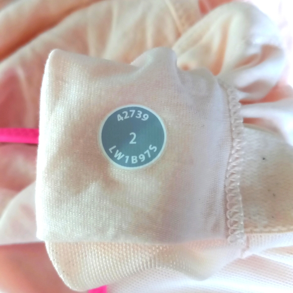 Lululemon light pink tanktop - Picture 9 of 9